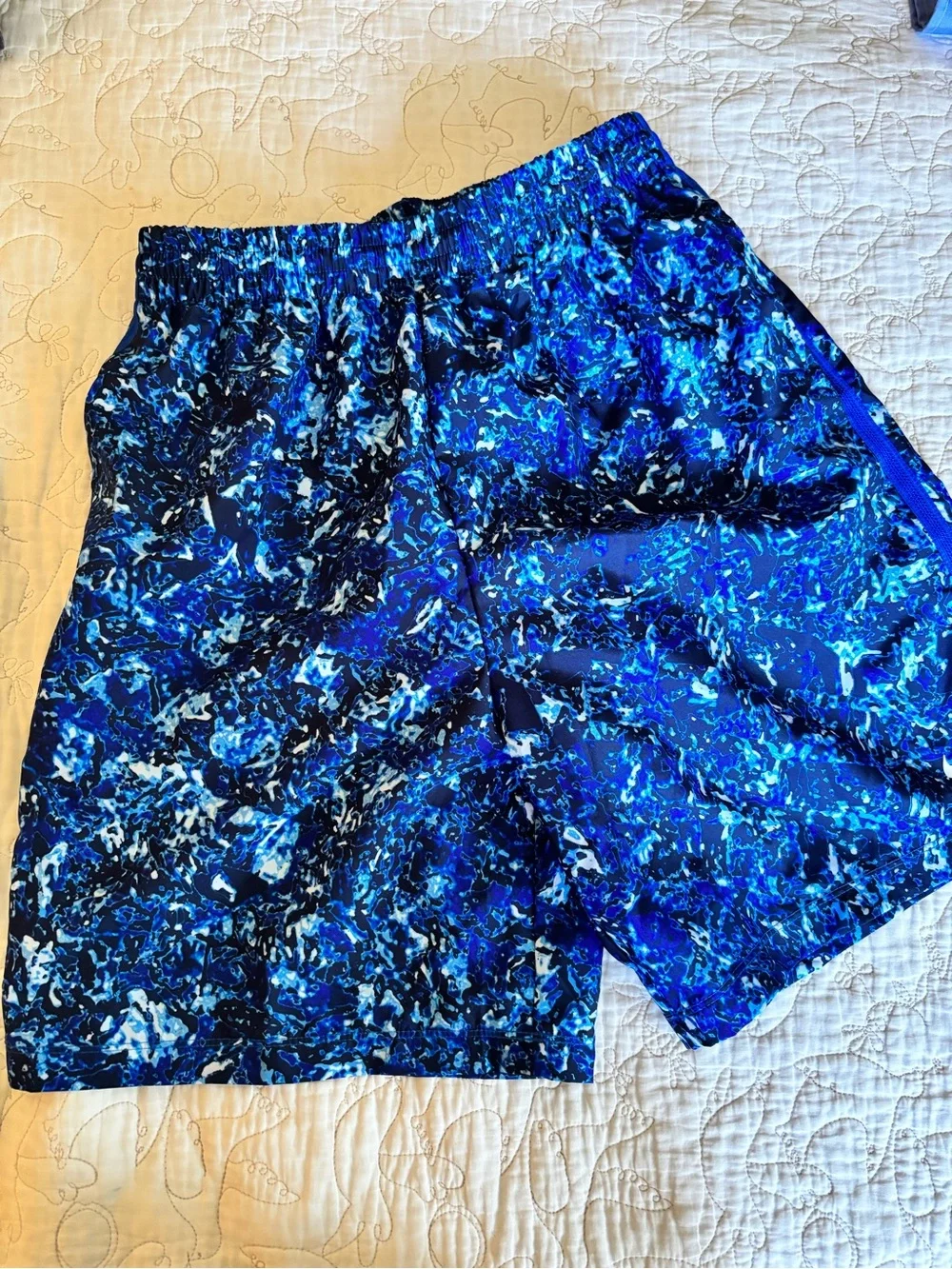NWOT Nike Boys Dri-Fit Patterned Shorts, XL